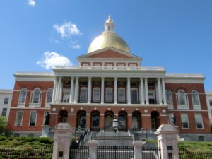 Massachusetts State House (Image by Jens Junge at Pixabay)